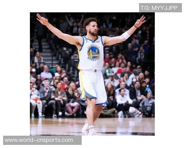 琼斯盛赞卢克肖表现自信从容攻防两端游刃有余状态回暖