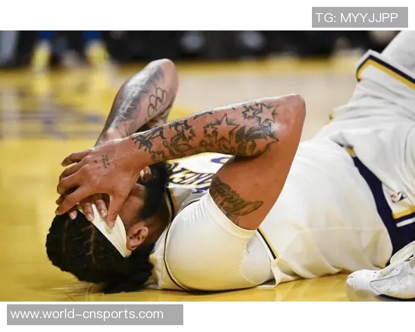 浓眉虽砍27分13板难救主湖人遭遇惨败局面堪忧