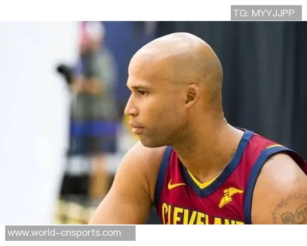 理查德谈老将缺阵影响强调扩大空间与提升比赛节奏的重要性