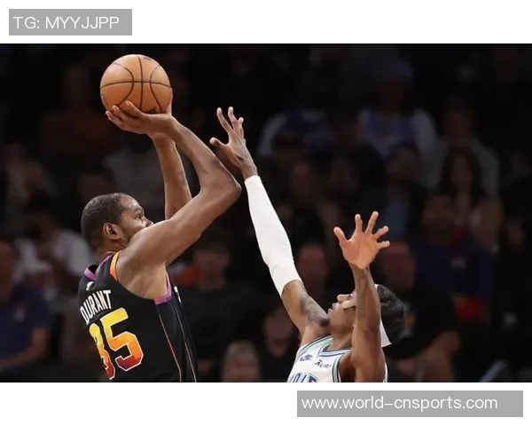 布克表现平平仅得18分正负值惨淡球队求胜欲望显不足