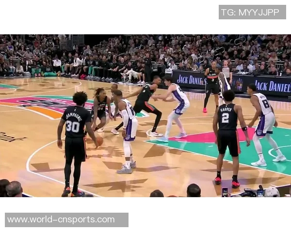 瓦塞尔强势挡拆助攻文班三步后仰跳投决胜最后一攻